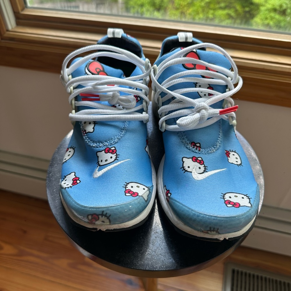 Nike Air Presto “Hello Kitty” - LIKE NEW - Size 8 EXCELLENT CONDITION